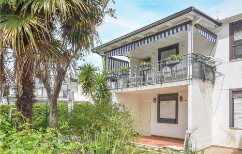 Stunning Apartment In Botricello With 1 Bedrooms