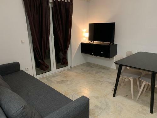 Hanno Apartments