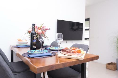 Inviting 2-bed Apartment In Podstrana