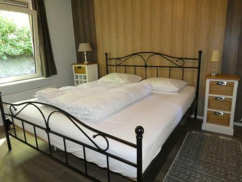Houten Chalet Nr 19 Op Bospark Trimunt