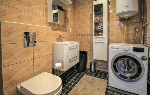 Nice Home In H��r With 3 Bedrooms
