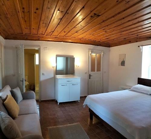 Villa Ek?nc?k'te V?lla Ta? Ev