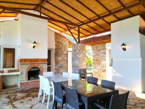 Villa Ek?nc?k'te V?lla Ta? Ev