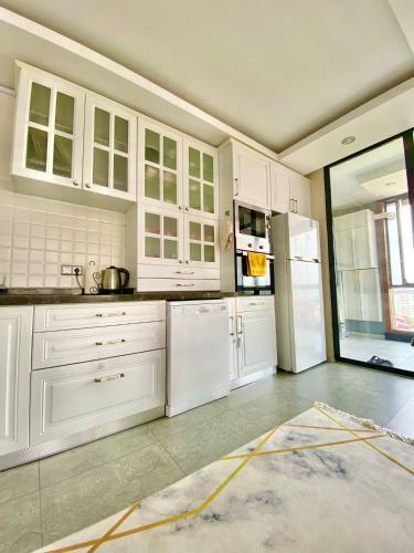 Honey Apartment