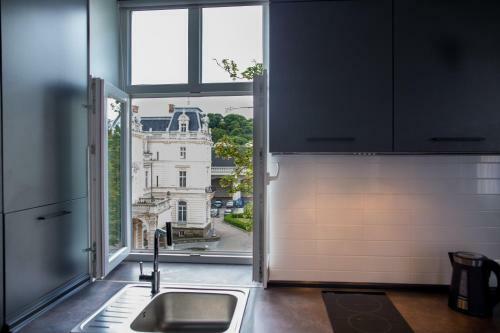 Modern Apartment In City Center