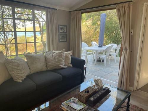 Apartamento Lakeside Cottage On Spring Grove