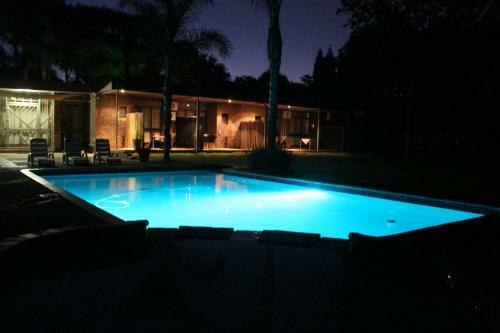 Hostal Ikhutsa Ultimate Relaxation Spa And Guesthouse