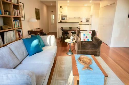 Apartamento Refurbished 2 Bedroom Apt With Secured Parking!