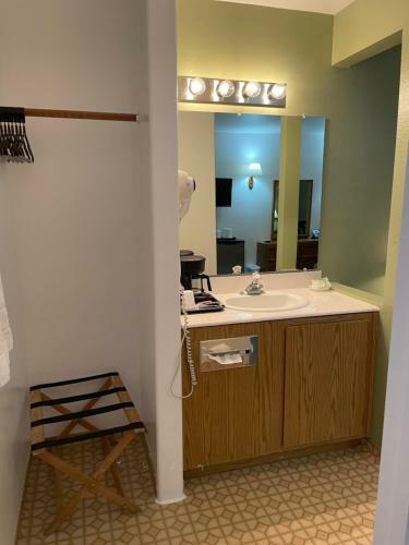 Murphey's Motel Llc
