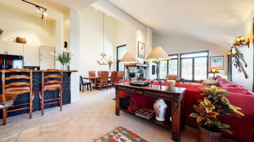Apartamento Snowcreek V #742 Condo