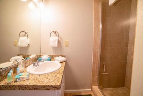 #472 - Beautiful Mountain Townhome - Modern Amenities