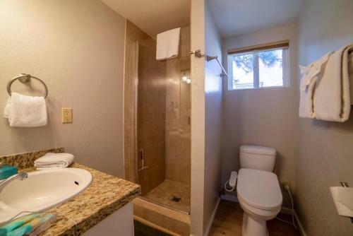 #472 - Beautiful Mountain Townhome - Modern Amenities
