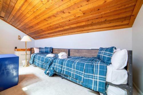 #472 - Beautiful Mountain Townhome - Modern Amenities
