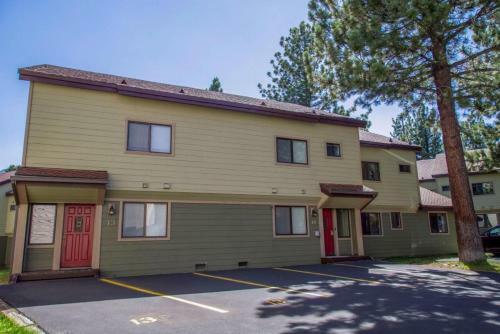 #472 - Beautiful Mountain Townhome - Modern Amenities