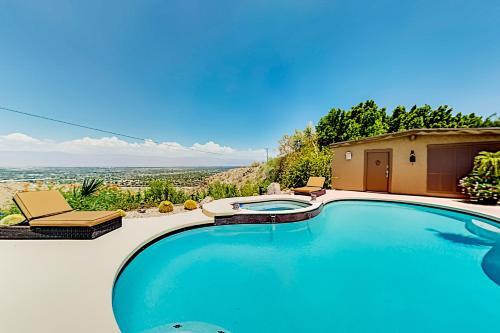 Cliff House - El Paseo Retreat