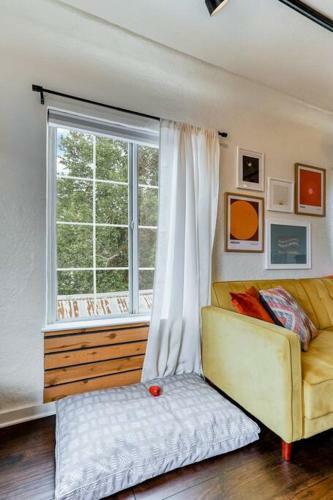 Apartamento Creative, Classic, Downtown Gem!