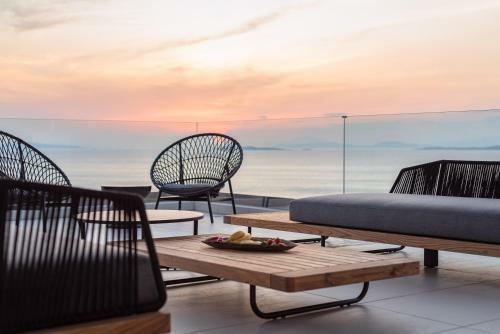 Black Stone Villa