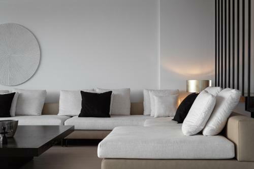 Black Stone Villa
