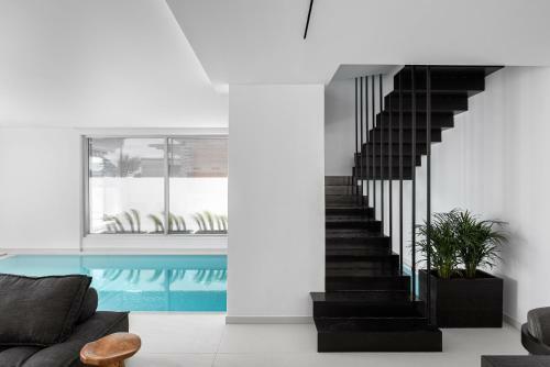 Black Stone Villa