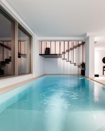Black Stone Villa