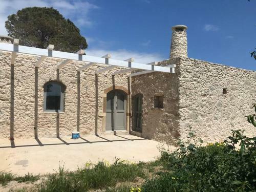 New Entry: 3-bedroom Historic Villa Renovation