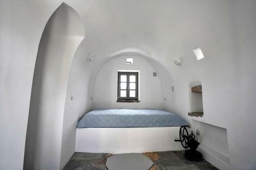 New Entry: 3-bedroom Historic Villa Renovation