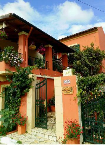 Magda's Traditional House