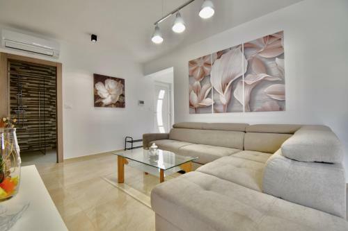 Hostal Holiday Apartments Petra