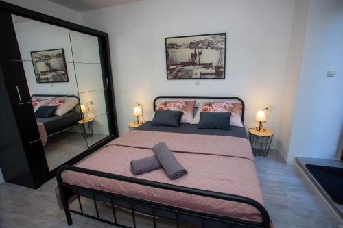 Apartment Split