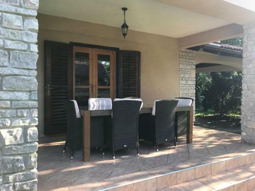 Mediterr�n Villa Zam�rdi