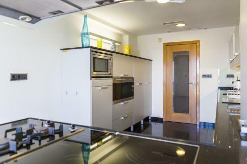 Estoril Queens Apartment By Cadenzalux