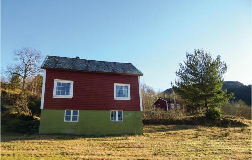 Two-bedroom Holiday Home In Skanevik