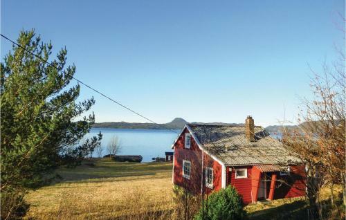 Two-bedroom Holiday Home In Skanevik