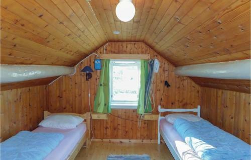 Two-bedroom Holiday Home In Skanevik