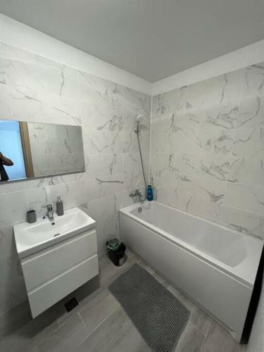 Maya Apartament Nord10 By Alezzi