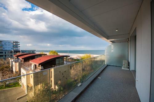 Luxurious Apartment On The Beach Sea On