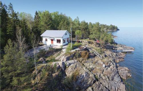Two-bedroom Holiday Home In Lidkoping