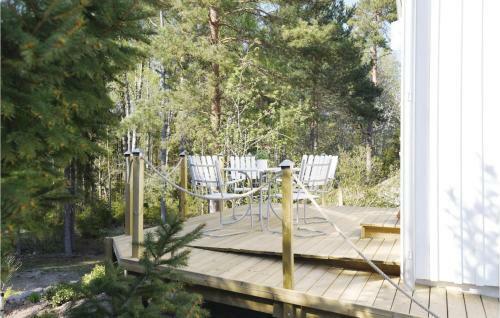 Two-bedroom Holiday Home In Lidkoping