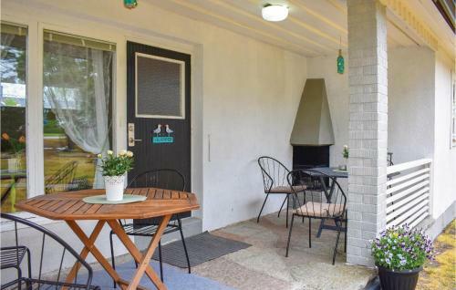 Three-bedroom Holiday Home In Lottorp