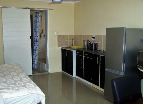 Hostal Aloha Beach Guest House