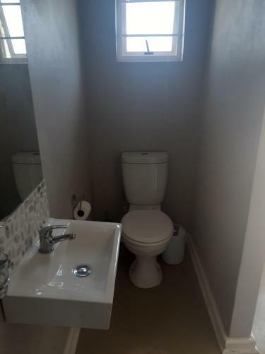 Hostal Aloha Beach Guest House