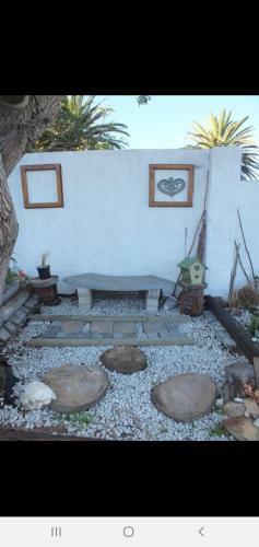 Hostal Aloha Beach Guest House