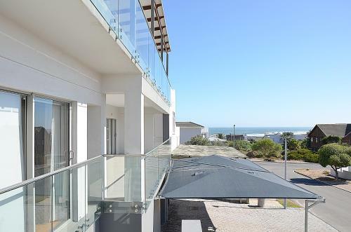 21 Flamingo House
