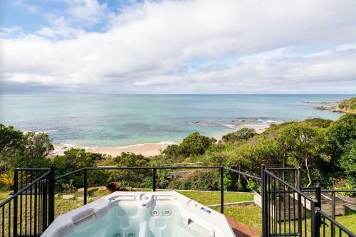 Y Vue - Beachside Apartment With Ocean Views