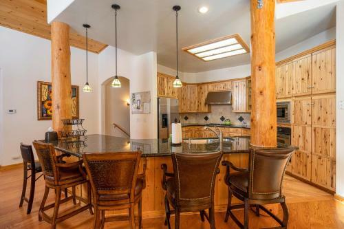 Wooded Luxury At Tahoe Donner