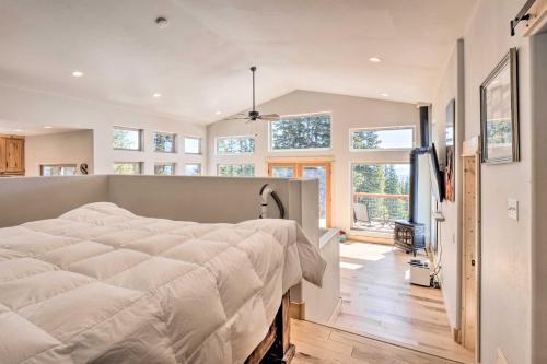 Bright Fairplay Gem With Loft, Deck And Mtn Views