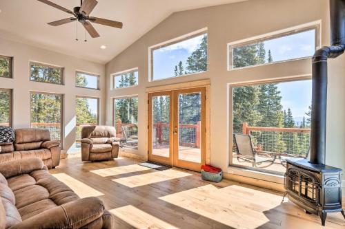 Bright Fairplay Gem With Loft, Deck And Mtn Views
