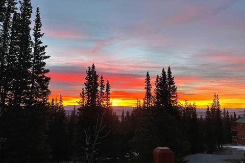 Bright Fairplay Gem With Loft, Deck And Mtn Views