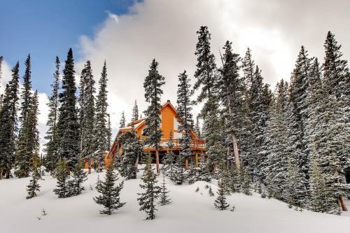Immaculate & Private Mountain Home With Hot Tub - Sugar Pine Lodge