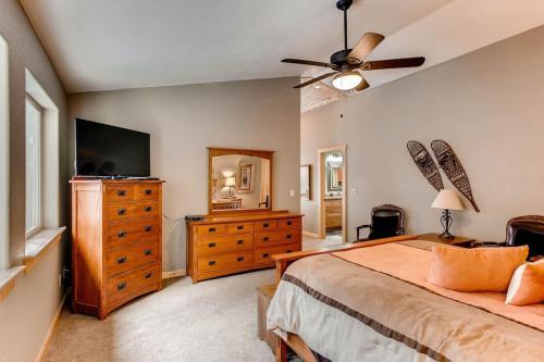Immaculate & Private Mountain Home With Hot Tub - Sugar Pine Lodge